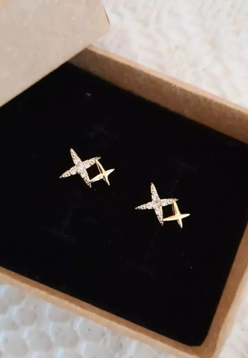 Pequeños aretes de estrella de 2 puntas, dorados – photo 3